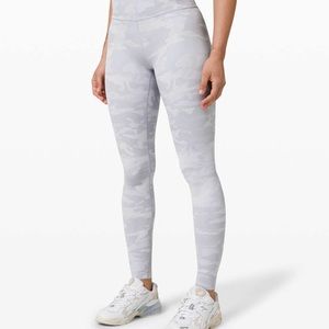 SOLD Lululemon Wunder Under 25” Luxtreme